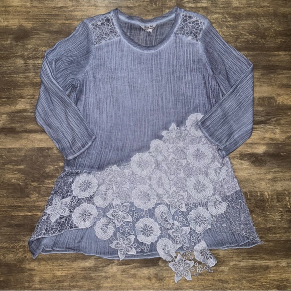 Blue Tunic Top With Lace Embellishment’s - Picture 2 of 6